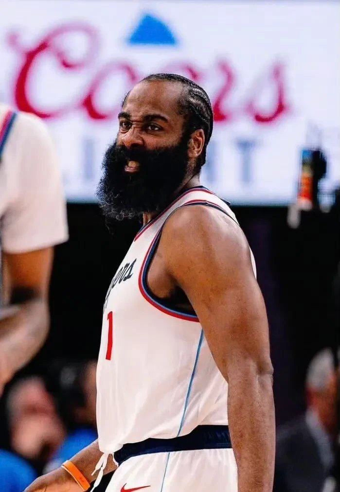 快船客场惨败,国王全面压制赢球的简单介绍 快船客场惨败,国王全面压制赢球的简单介绍