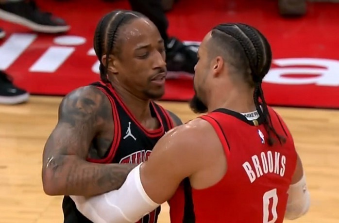 德罗赞现身美国男篮,助球队连胜晋级决赛 德罗赞现身美国男篮,助球队连胜晋级决赛