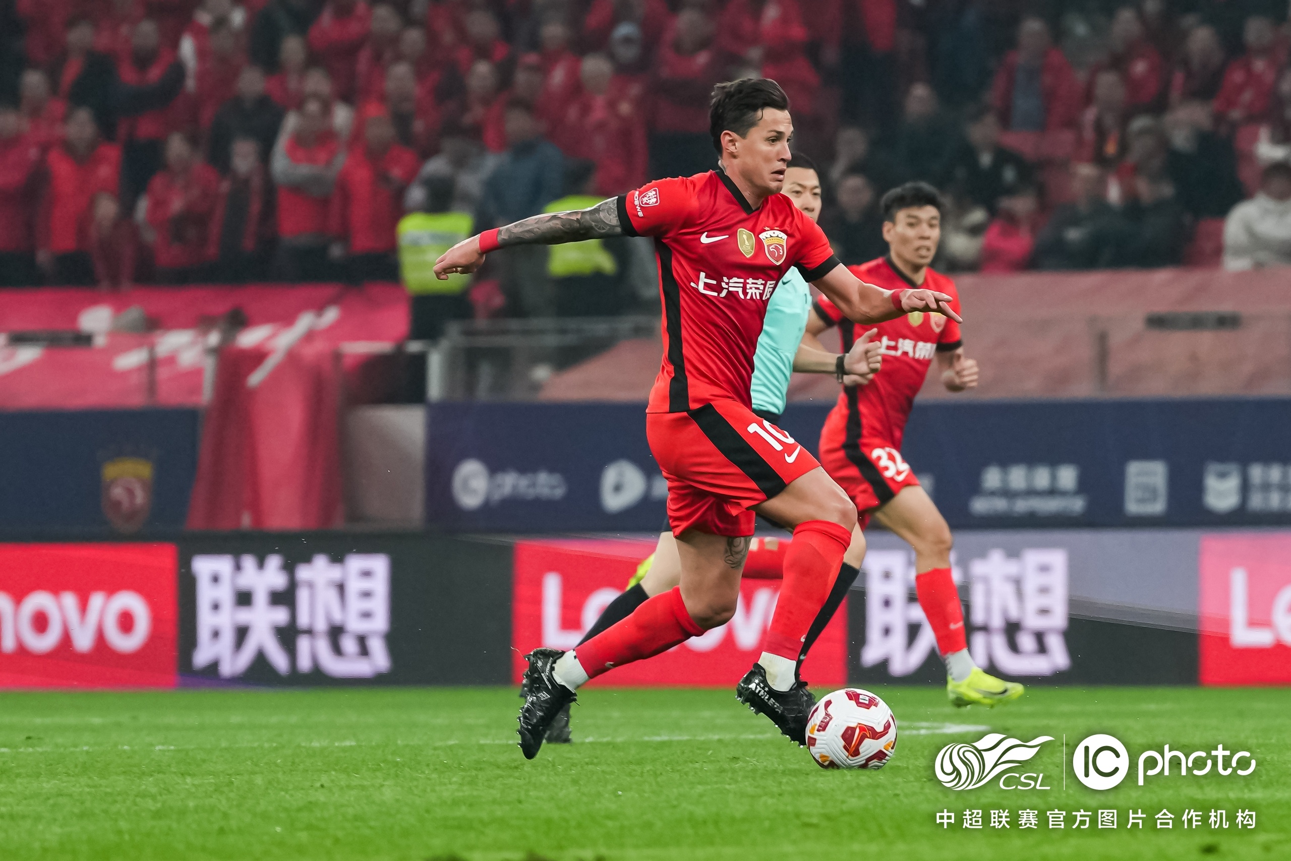 包含国内球员崭露头角，外援助阵势不可挡的词条