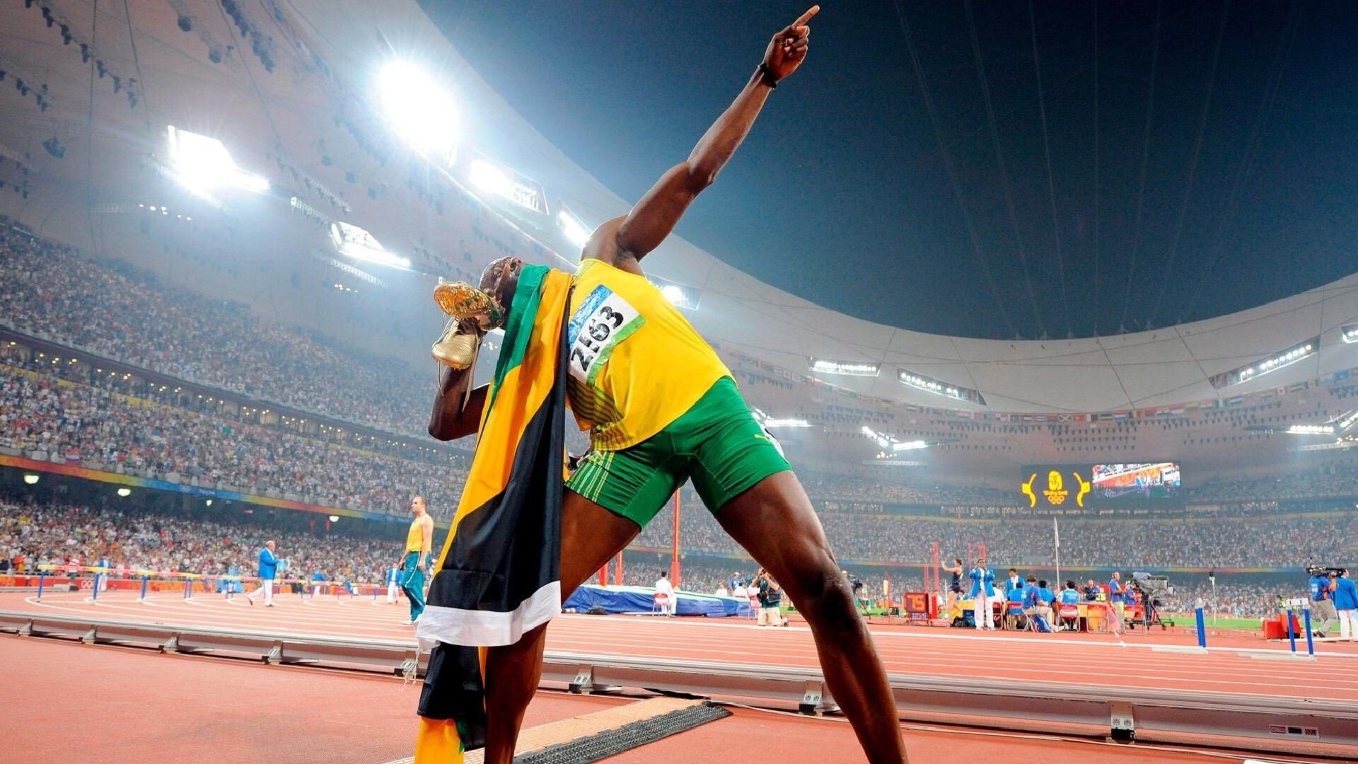 F1赛道上的老鹰与公牛，一场跨越维度的年度争冠隐喻